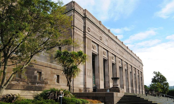 新西兰梅西大学商科学费